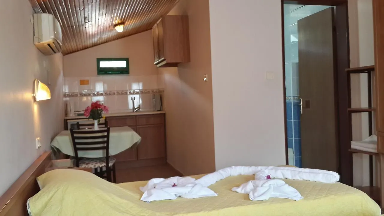 Avlu Apartments 1 Icmeler 3*,  Turkey