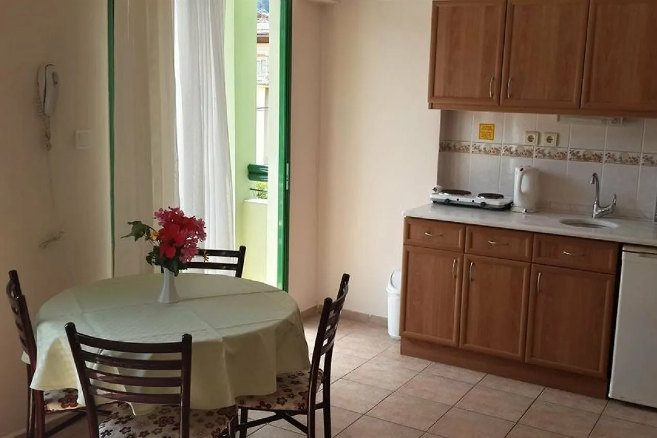 Avlu Apartments 1 Icmeler 3*,